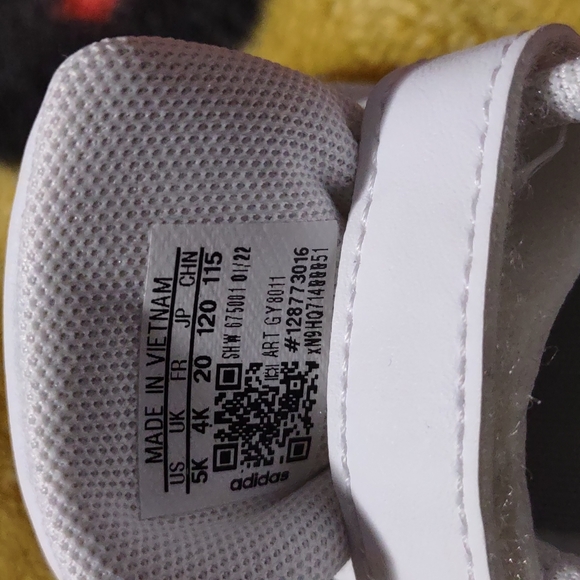 Toddler girls adidas shoes - Picture 3 of 3